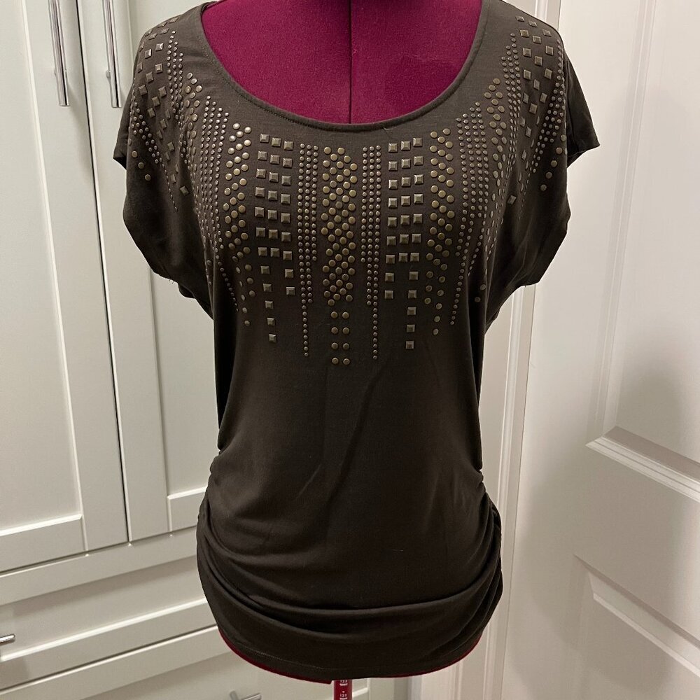 REVOLUTION by Ricki's Studded Ruched Waist Top Blouse Scoop Neck Olive Green S